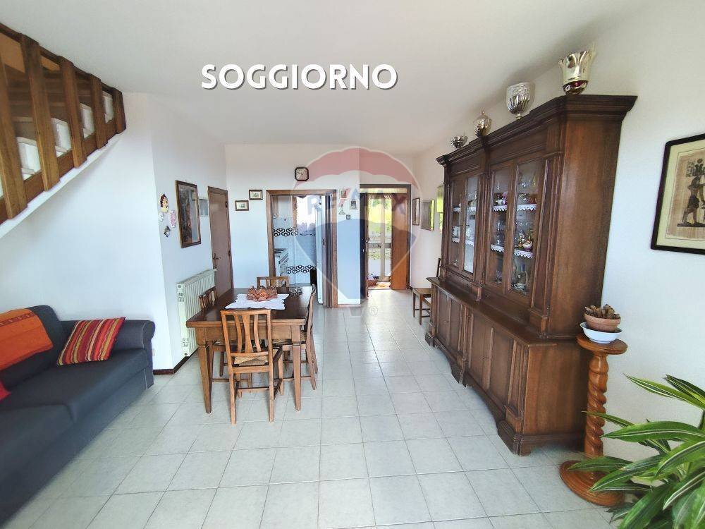 SOGGIORNO - Villa a Schiera VIA DEI FAGGI
 
39, Roccastrada - foto 1