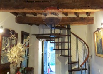 SCALA A CHIOCCIOLA - Casa indipendente VIA DELLA REPUBBLICA
 
28, Roccastrada - foto 2