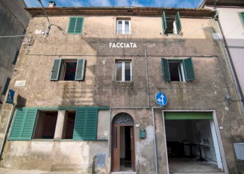 FACCIATA - Casa indipendente VIA ROMA
 
73, Roccastrada - foto 4