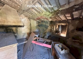 STANZA DA RISTRUTTURARE - Rustico LOCALITA' CINCIGLIANO
 
SNC, Roccastrada - foto 9