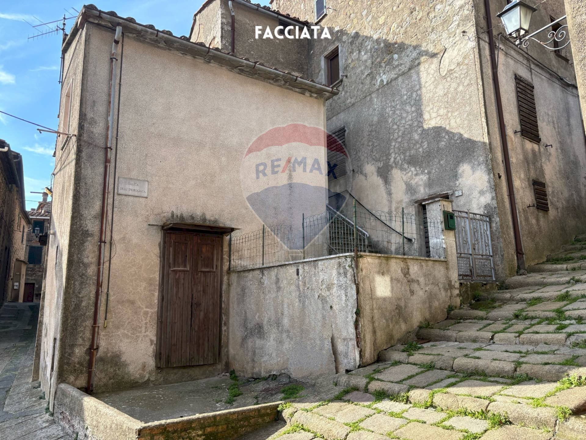 FACCIATA - Casa indipendente VIA DELL'INCROCIATA
 
6, Roccastrada - foto 3