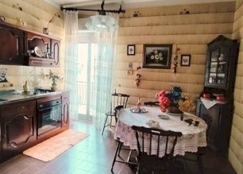 Foto 2 - Quadrilocale VIA MILANO
 
41, Floridia - foto 2