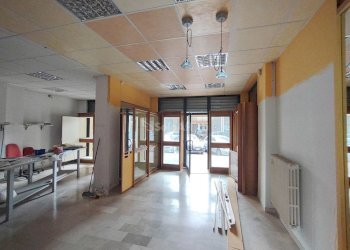 Foto 3 - Locale Commerciale Pesaro - foto 2