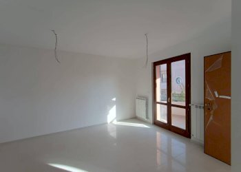 Foto 3 - Trilocale via Roma
 
95, Terre Roveresche - foto 3