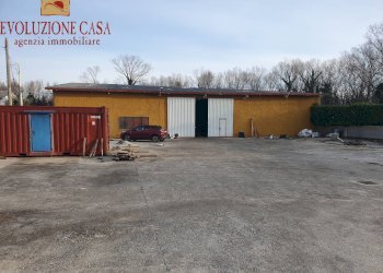 Foto 2 - Capannone via brancolo
9, Fiumicello Villa Vicentina - foto 2