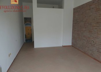 Foto 2 - Locale Commerciale viale trieste, Gradisca d'Isonzo - foto 2