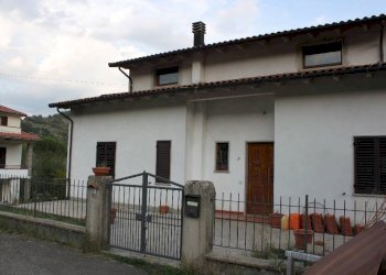 Foto 87 - Villa Via L. Einaudi
 
1, Talla - foto 82