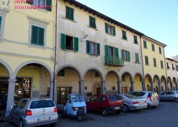 Foto 1 - Quadrilocale Piazza Paolo Uccello
 
22, Pratovecchio Stia - foto 1