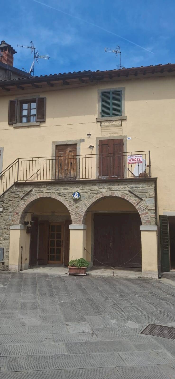 Foto 1 - Quadrilocale piazza San Pietro
 
54, Ortignano Raggiolo - foto 1