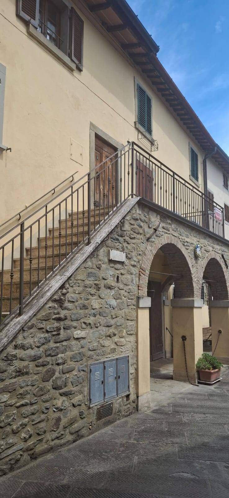 Foto 2 - Quadrilocale piazza San Pietro
 
54, Ortignano Raggiolo - foto 2