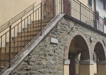 Foto 2 - Quadrilocale piazza San Pietro
 
54, Ortignano Raggiolo - foto 2