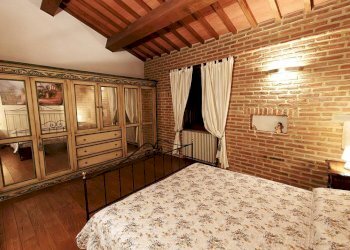 Foto 23 - Villa LOC TULLIANO
 
27, Castel Focognano - foto 23