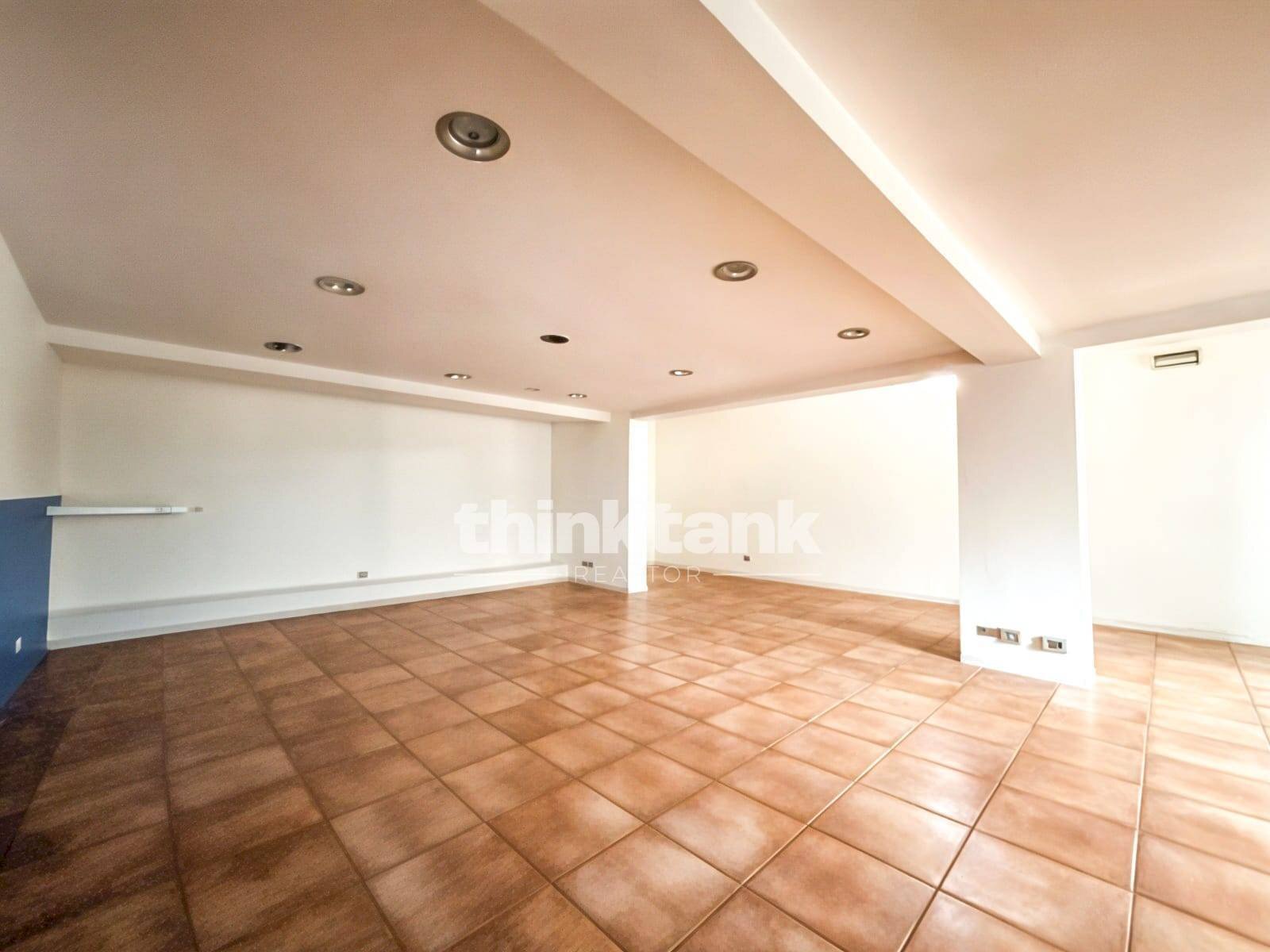 Foto 1 - Locale Commerciale corso sicilia, Tremestieri Etneo - foto 1