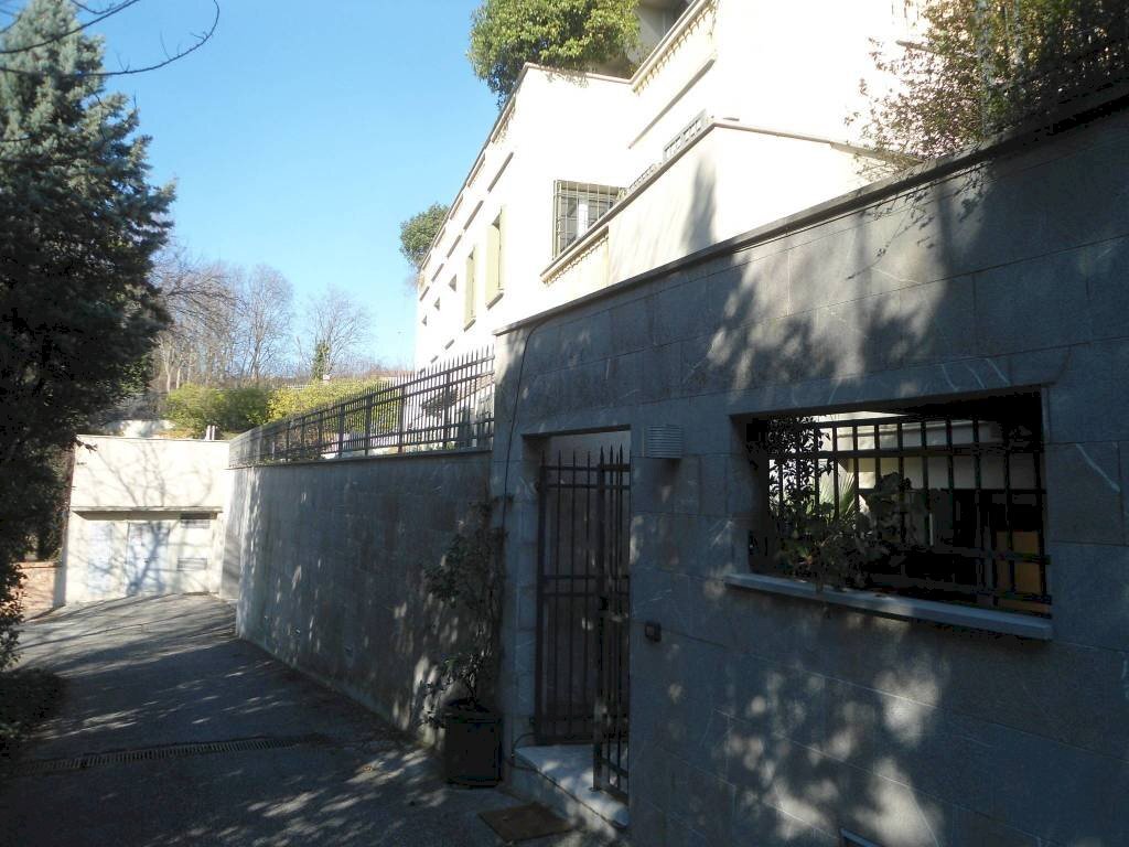 Cortile interno - Bilocale via di San Luca, Bologna (zona Colli) - foto 2