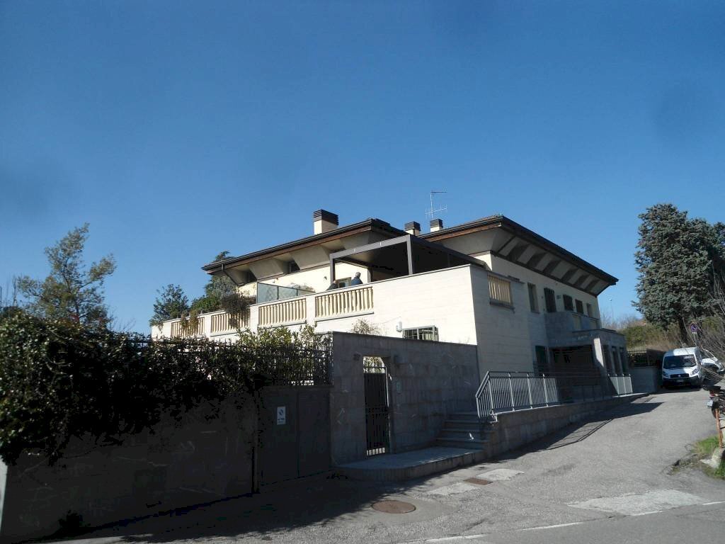 Facciata - Bilocale via di San Luca, Bologna (zona Colli) - foto 3