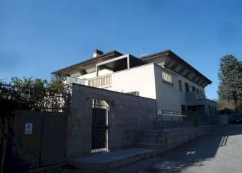 Facciata - Bilocale via di San Luca, Bologna (zona Colli) - foto 7