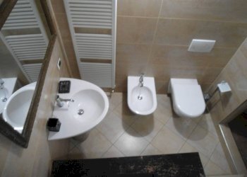 Bagno - Bilocale via di San Luca, Bologna (zona Colli) - foto 27