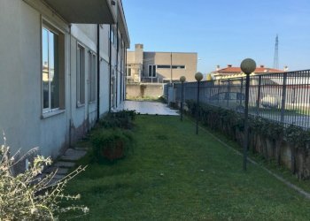 Foto 2 - Magazzino via dei Metalmeccanici, Camaiore - foto 2