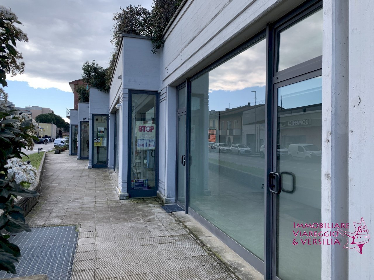 marciapiede frontale - Negozio via aurelia Nord, Viareggio - foto 2