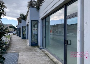 marciapiede frontale - Negozio via aurelia Nord, Viareggio - foto 2