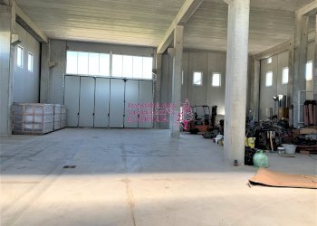 Foto 2 - Magazzino via dei Carpentieri
 
5, Camaiore - foto 2