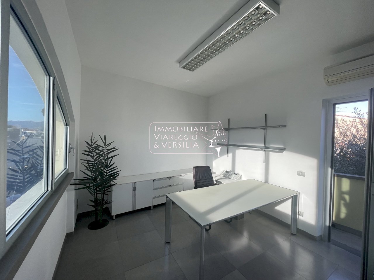 Foto 1 - Office via Aurelia Sud, Viareggio - photo 1