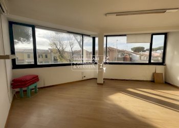 Foto 5 - Capannone via della Vetraia
 
3, Viareggio - foto 4