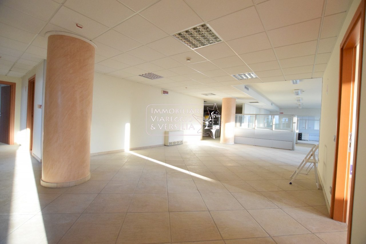 Foto 1 - Capannone via Aurelia Sud
 
10, Viareggio - foto 1