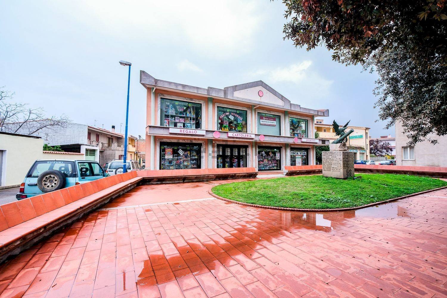 Foto 1 - Locale Commerciale Via delle Rondini
 
1, San Vito - foto 1