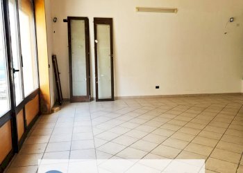 Foto 7 - Stabile - Palazzo Via Taranto
 
8, Campi Salentina - foto 7