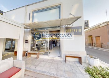 Foto 3 - Attività Commerciale Dante
 
Snc, Campi Salentina - foto 3