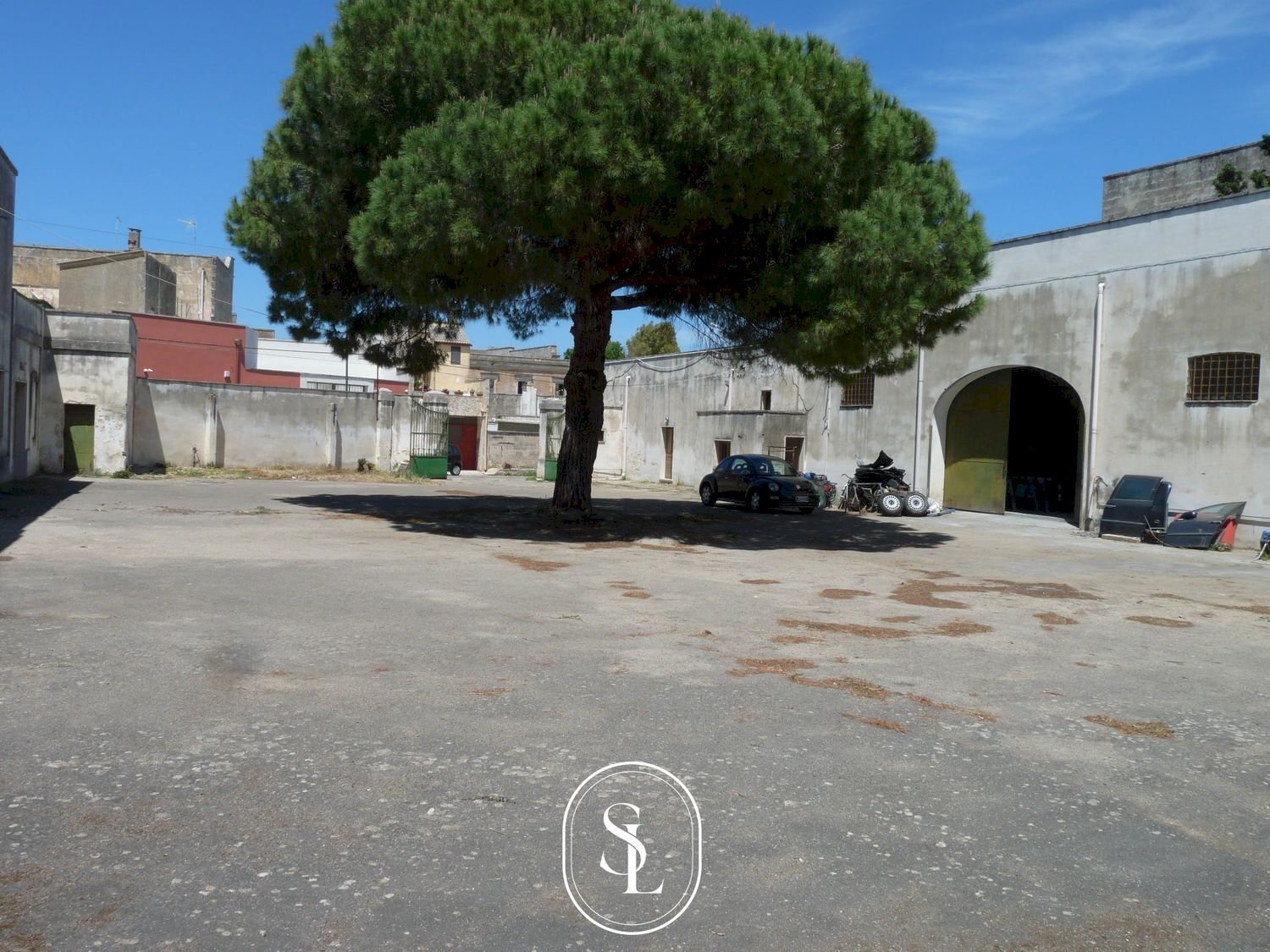 vista - Commercial Premises Giuseppe Mazzini
 
10, Squinzano - photo 1