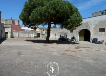 vista - Commercial Premises Giuseppe Mazzini
10, Squinzano - photo 1