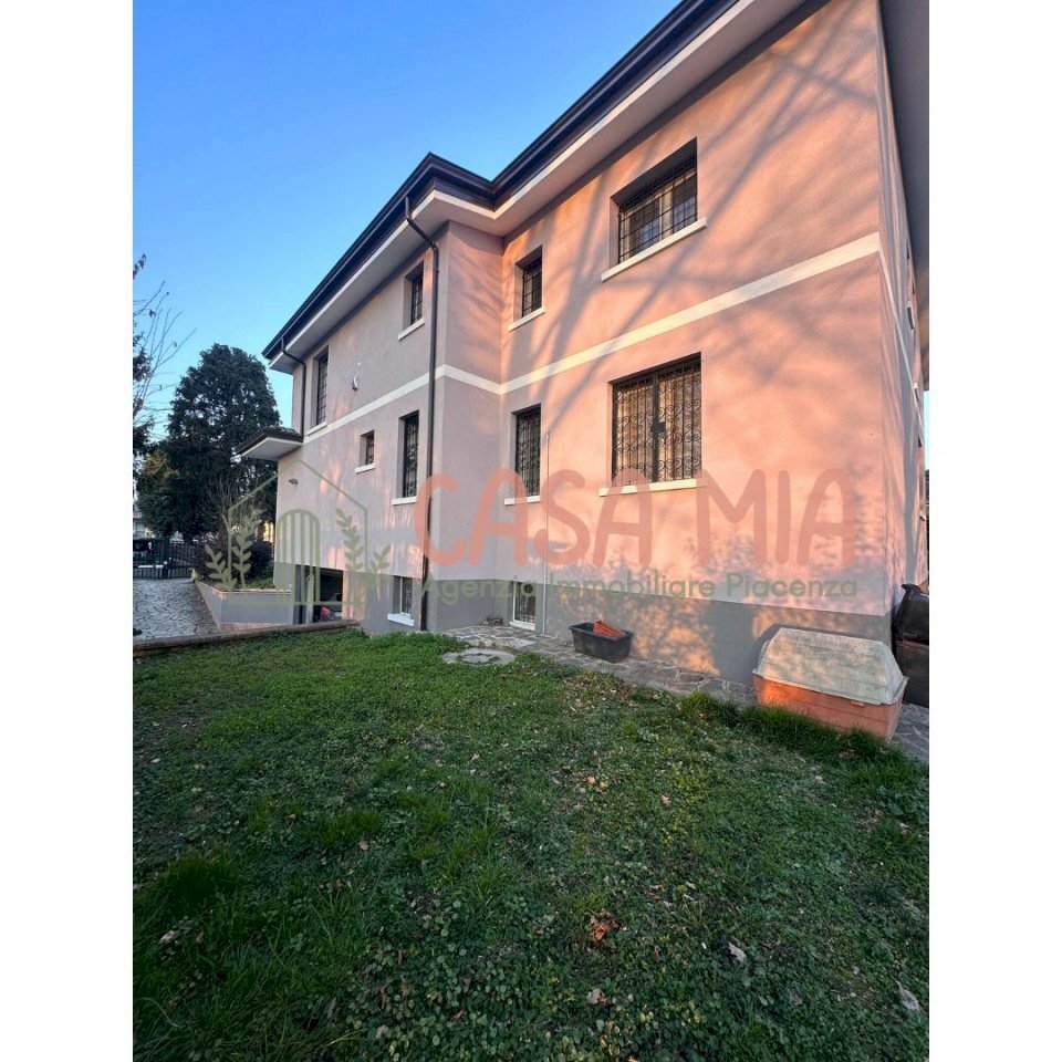 esterno - Villa Via quasimodo, Rottofreno - photo 1