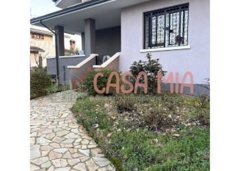 facciata - Villa Via quasimodo, Rottofreno - foto 1