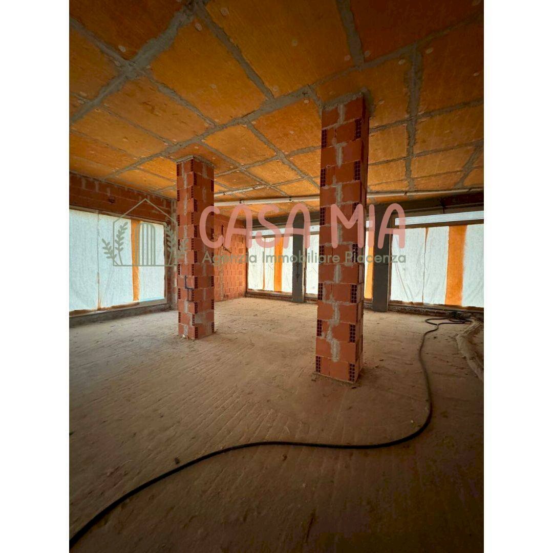 Foto 2 - Negozio Via Paraboschi, Gragnano Trebbiense - foto 2