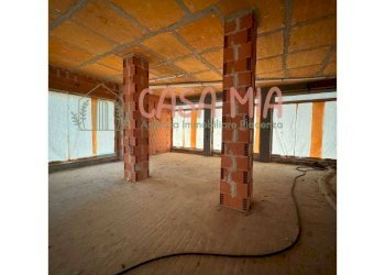 Foto 2 - Negozio Via Paraboschi, Gragnano Trebbiense - foto 2