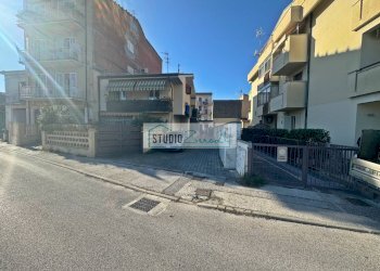 Foto 1 - Quadrilocale via belfiore
 
13, Viareggio - foto 1
