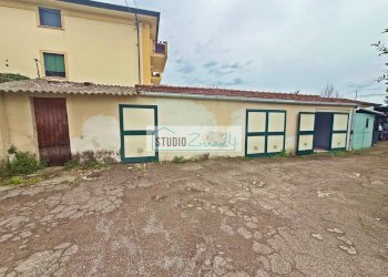 Foto 2 - Magazzino Via Sarzanese Sud, Massarosa - foto 2