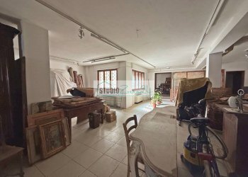 Foto 10 - Commercial Premises Via Ugo Foscolo, Viareggio - photo 10