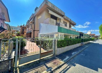 Foto 3 - Commercial Premises Via Degli Ontani, Viareggio - photo 3