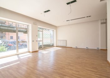 negozio - Office Largo Erfurt
 
12, Piacenza - photo 1