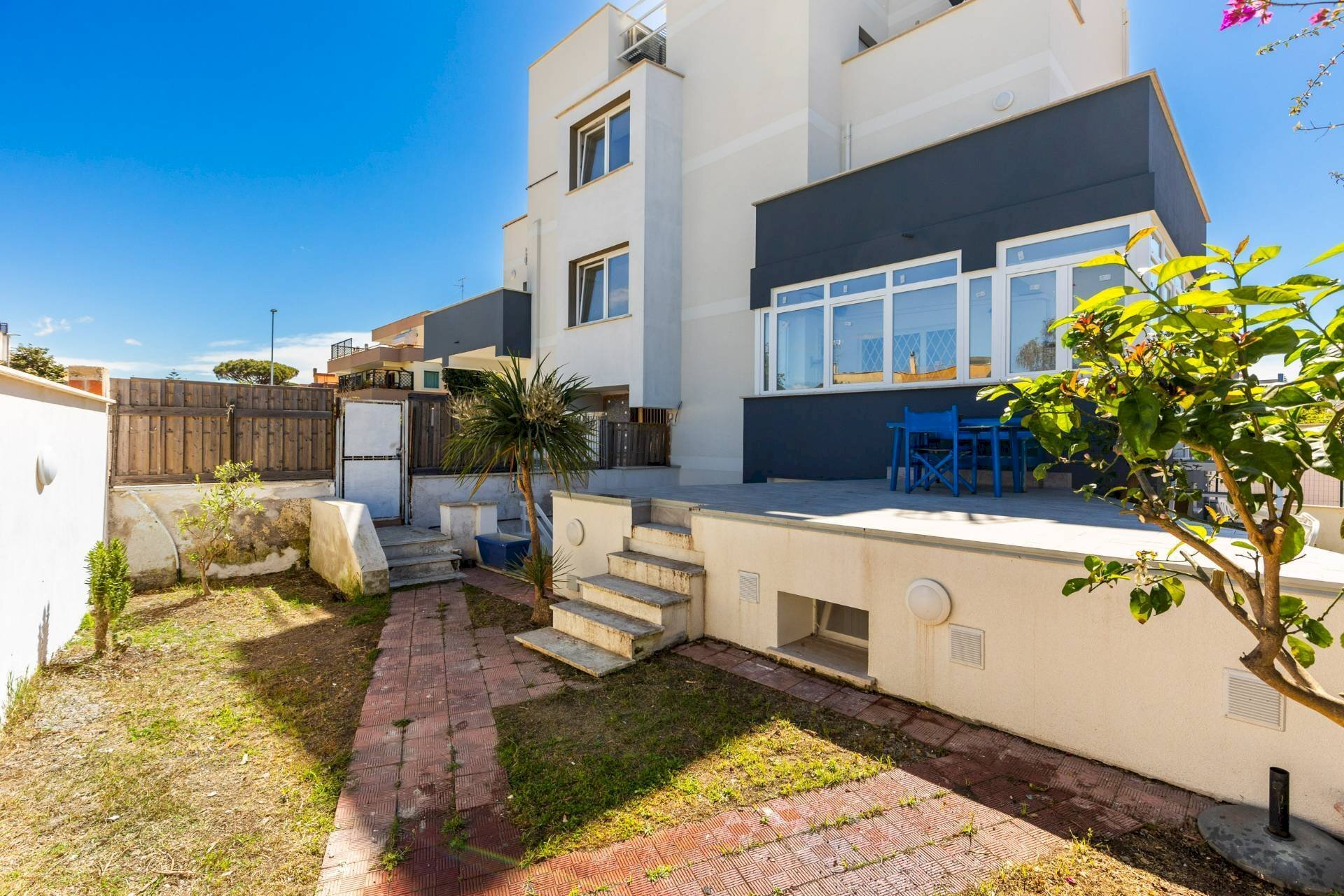 Foto 1 - Trilocale via etruschi
 
42, Anzio - foto 1