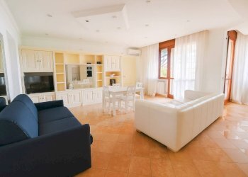 Foto 10 - Quadrilocale Via Del Teatro Romano
 
12, Anzio - foto 10