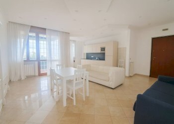 Foto 11 - Quadrilocale Via Del Teatro Romano
 
12, Anzio - foto 11