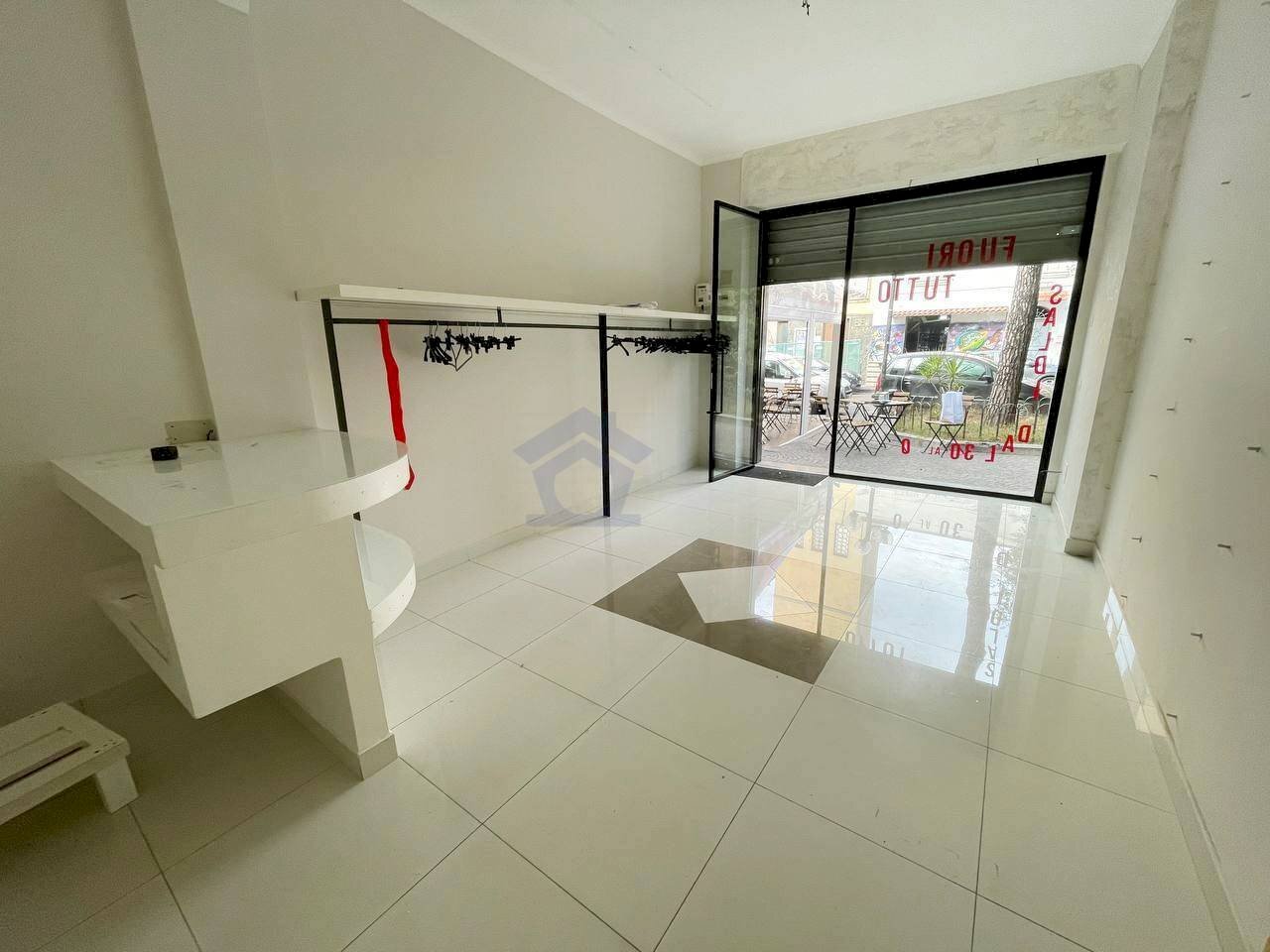 Foto 2 - Commercial Premises via gino alfani, Torre Annunziata - photo 2