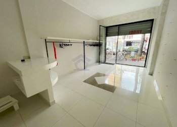 Foto 2 - Commercial Premises via gino alfani, Torre Annunziata - photo 2