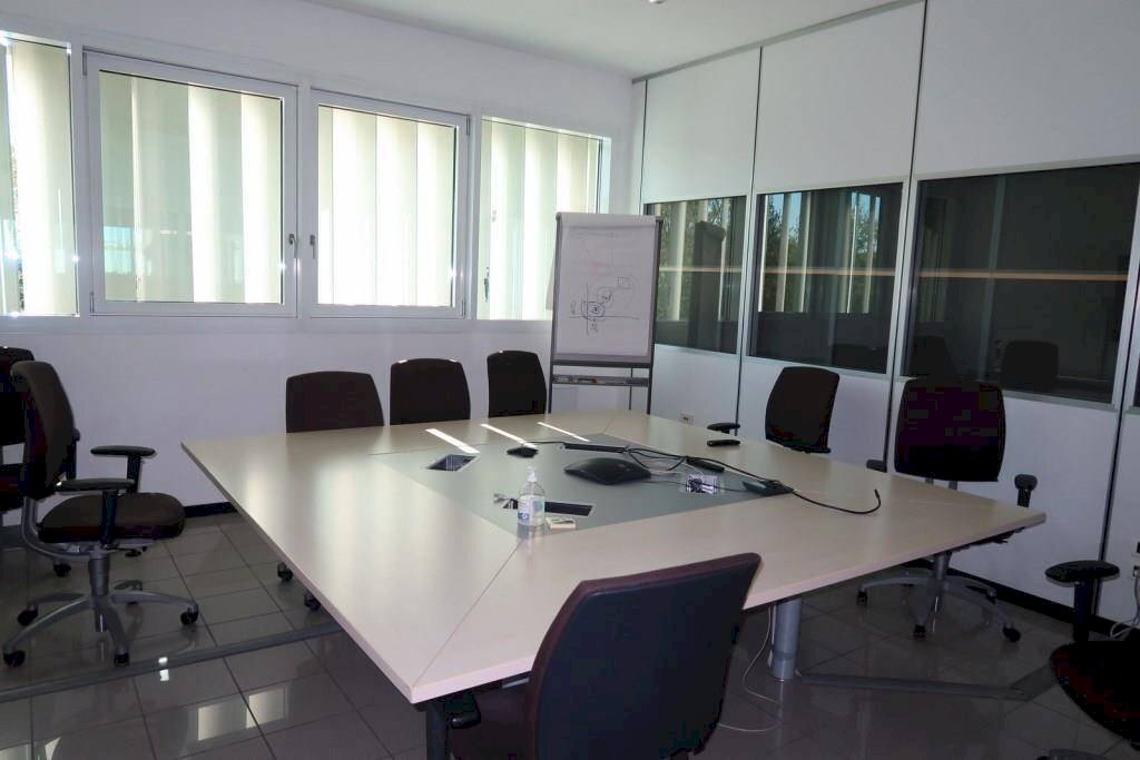 Stanza arredata - Ufficio via Di Vittorio, Castel Maggiore - foto 2