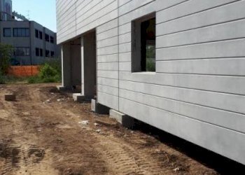 Capannone via dell'Industria, Bologna (zona San Vitale) - foto 2