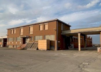 Facciata - Capannone via Provinciale, Valsamoggia (zona Albareto - Mulini Nuovi) - foto 4